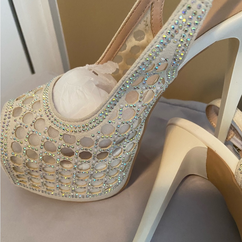Women’s platform sandals